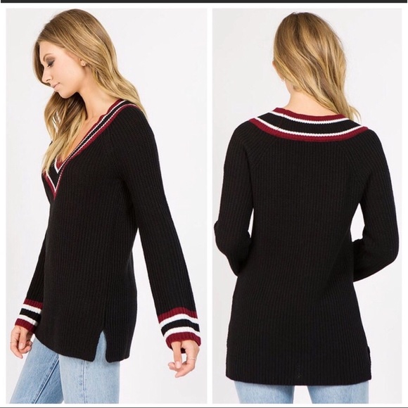 MUST GO 🚚 BLACK/ BURGUNDY TENNIS SWEATER - Picture 2 of 4
